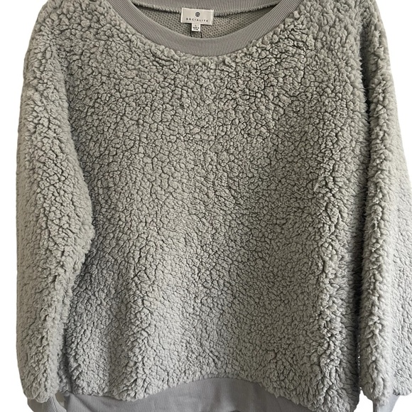 Socialite NWOT High Pile Fleece Sweatshirt Size Large - Picture 1 of 9